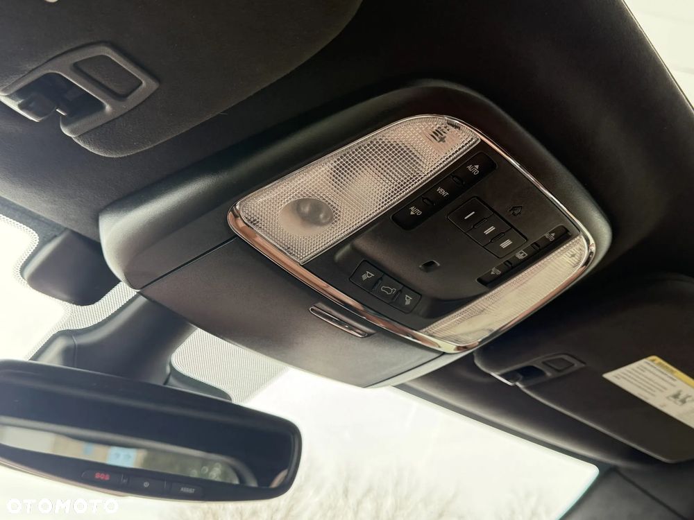 Jeep Grand Cherokee 5.7 V8 Summit - 25