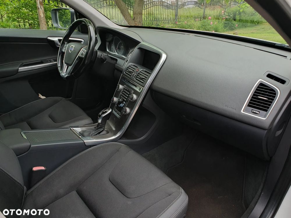 Volvo XC 60 D4 Geartronic Momentum - 9