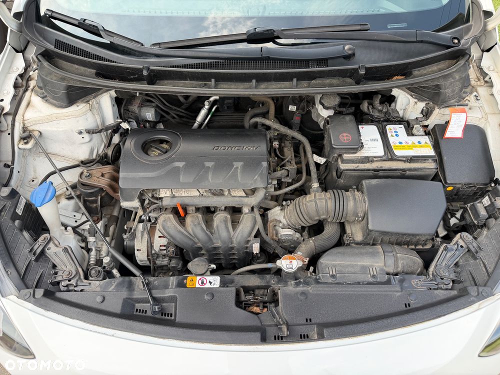 Hyundai i30 blue Kombi 1.4 YES Silver - 9