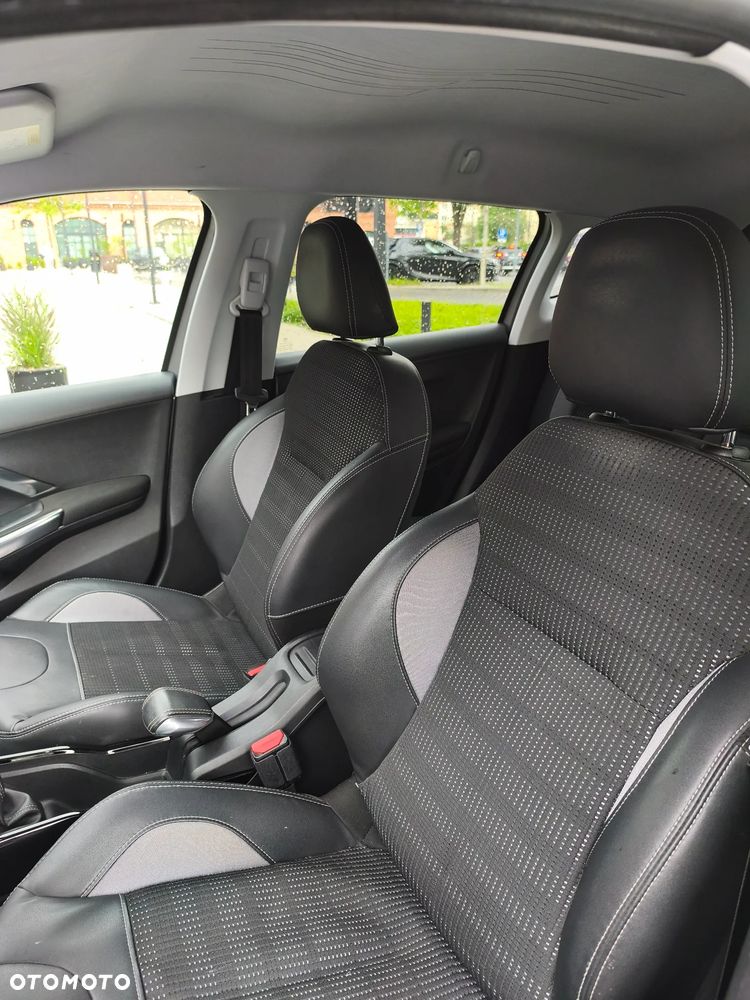 Peugeot 2008 PureTech 130 GPF Stop&Start Allure - 12