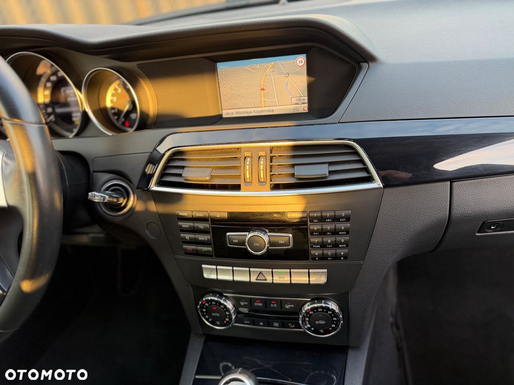 Mercedes-Benz Klasa C 200 (BlueEFFICIENCY) - 12