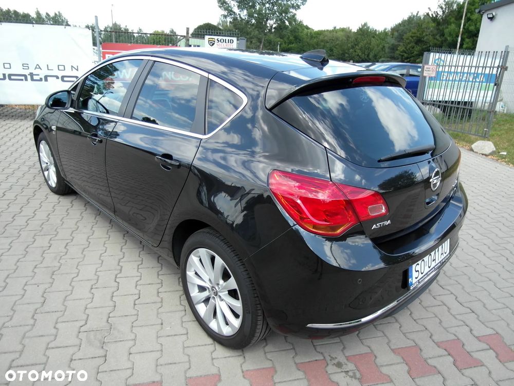 Opel Astra 1.4 Turbo 150 Jahre - 9
