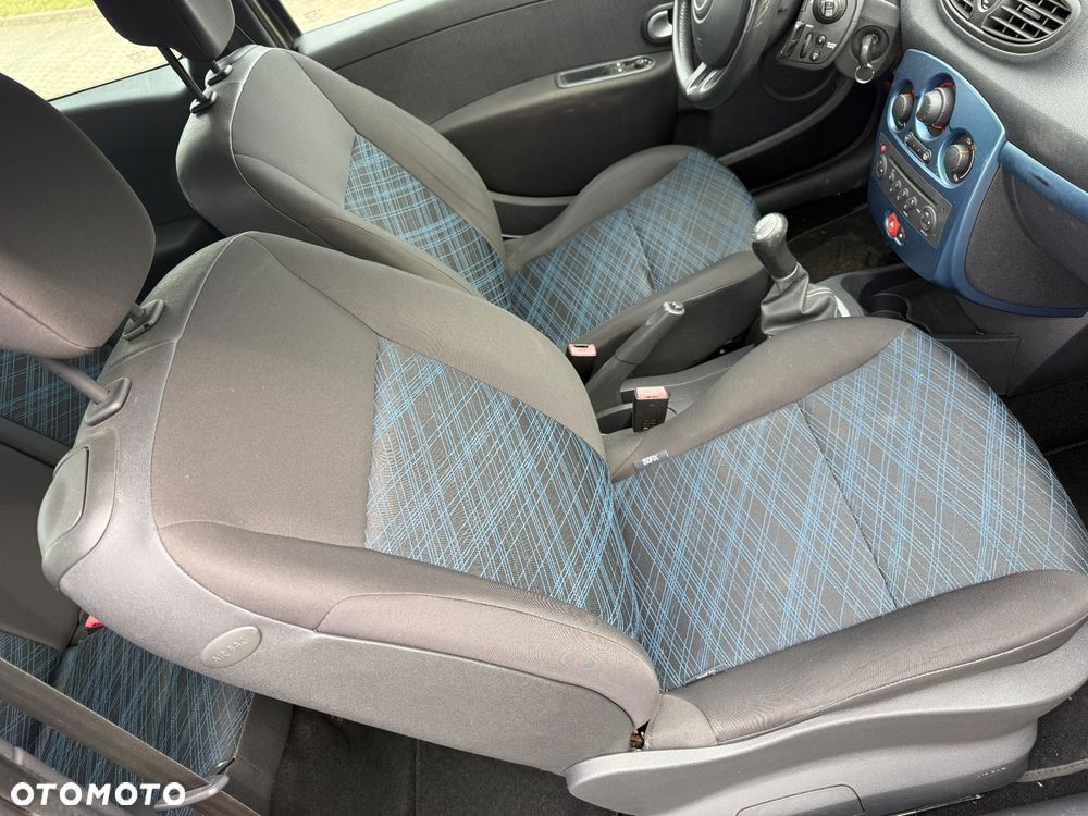 Renault Clio 1.2 16V 75 Expression - 9