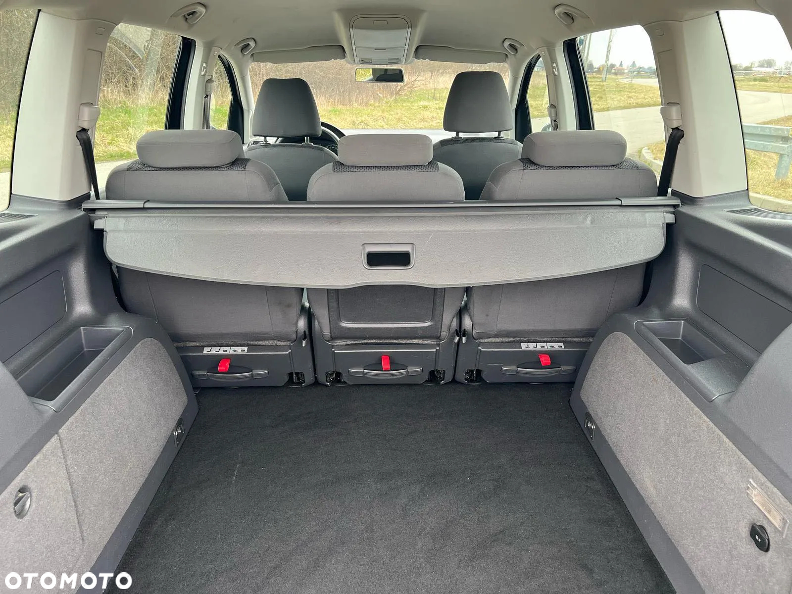 Volkswagen Touran 1.6 TDI DPF Trendline DSG - 24
