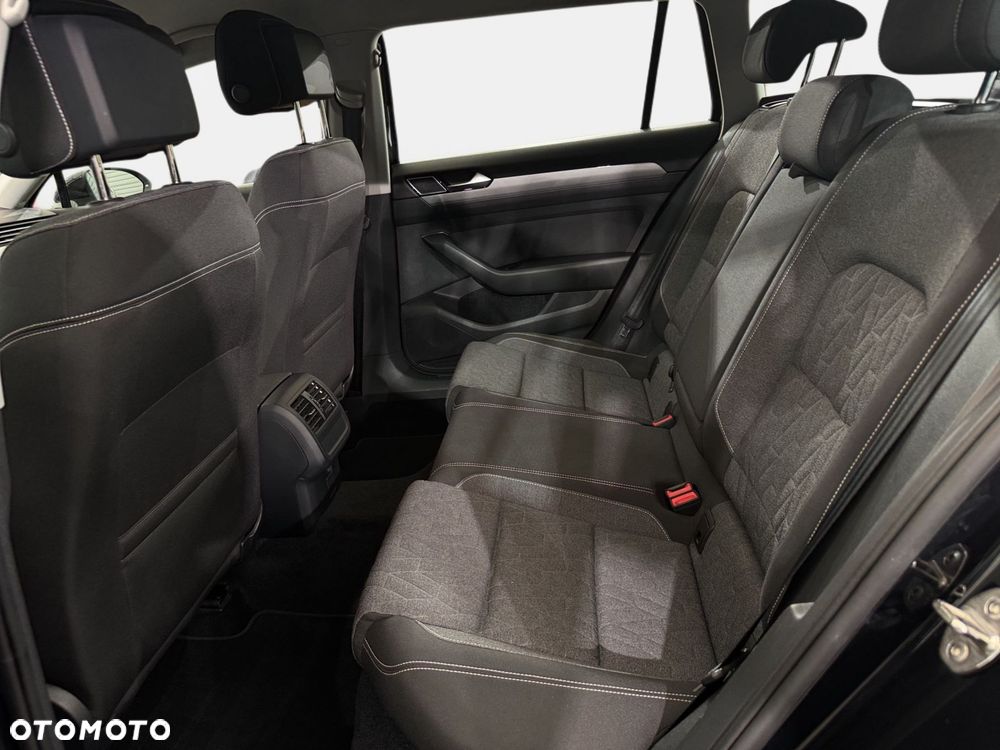 Volkswagen Passat Variant - 26