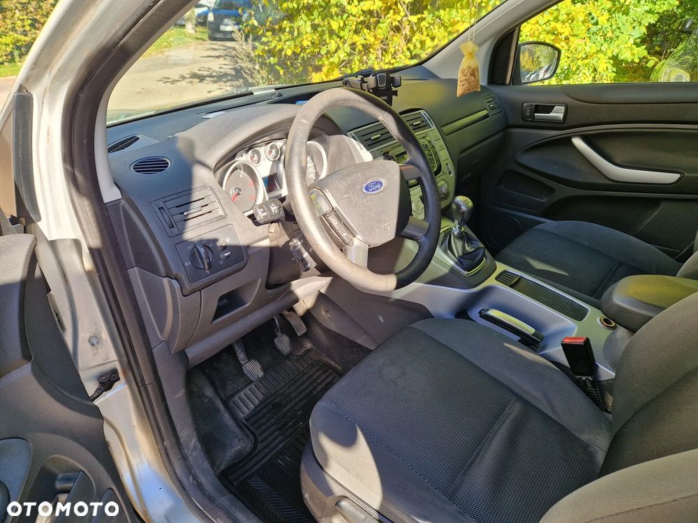 Ford Kuga - 11