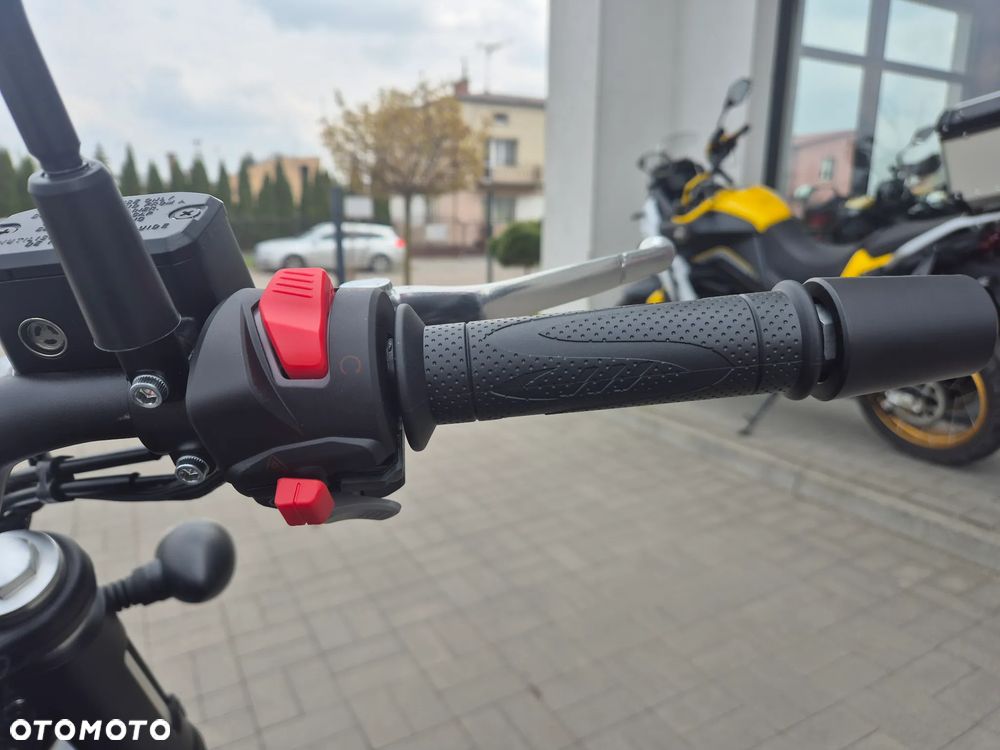 QJMOTOR SRV 125V - 10