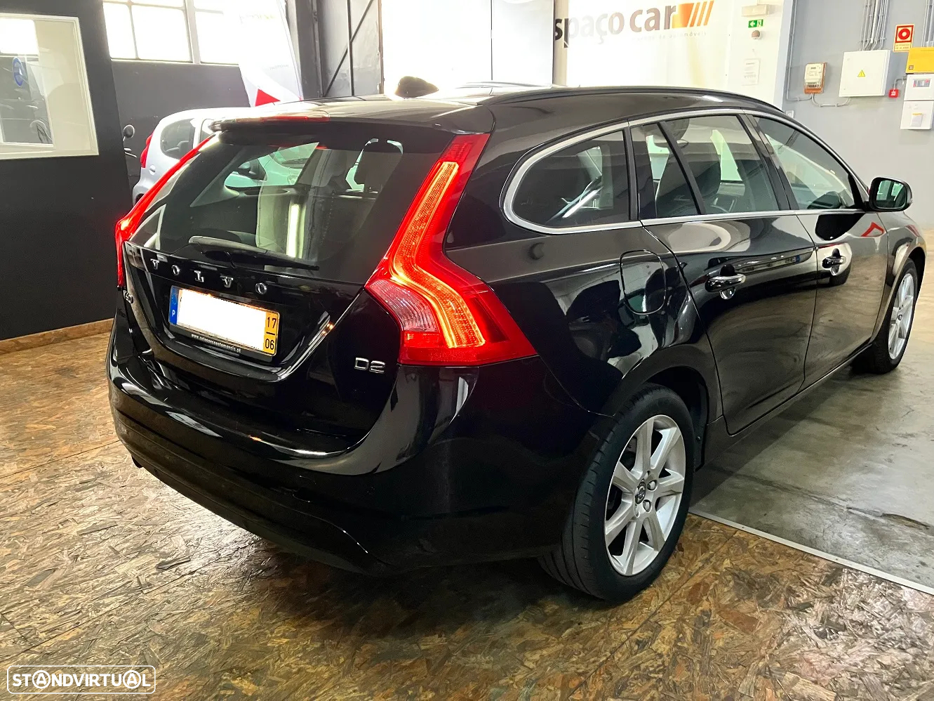 Volvo V60 1.6 D2 Kinetic Eco - 9