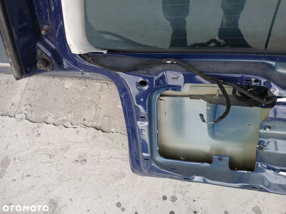 Klapa Bagażnika LA5E z Szybą Passat B5 Lift Kombi - 24