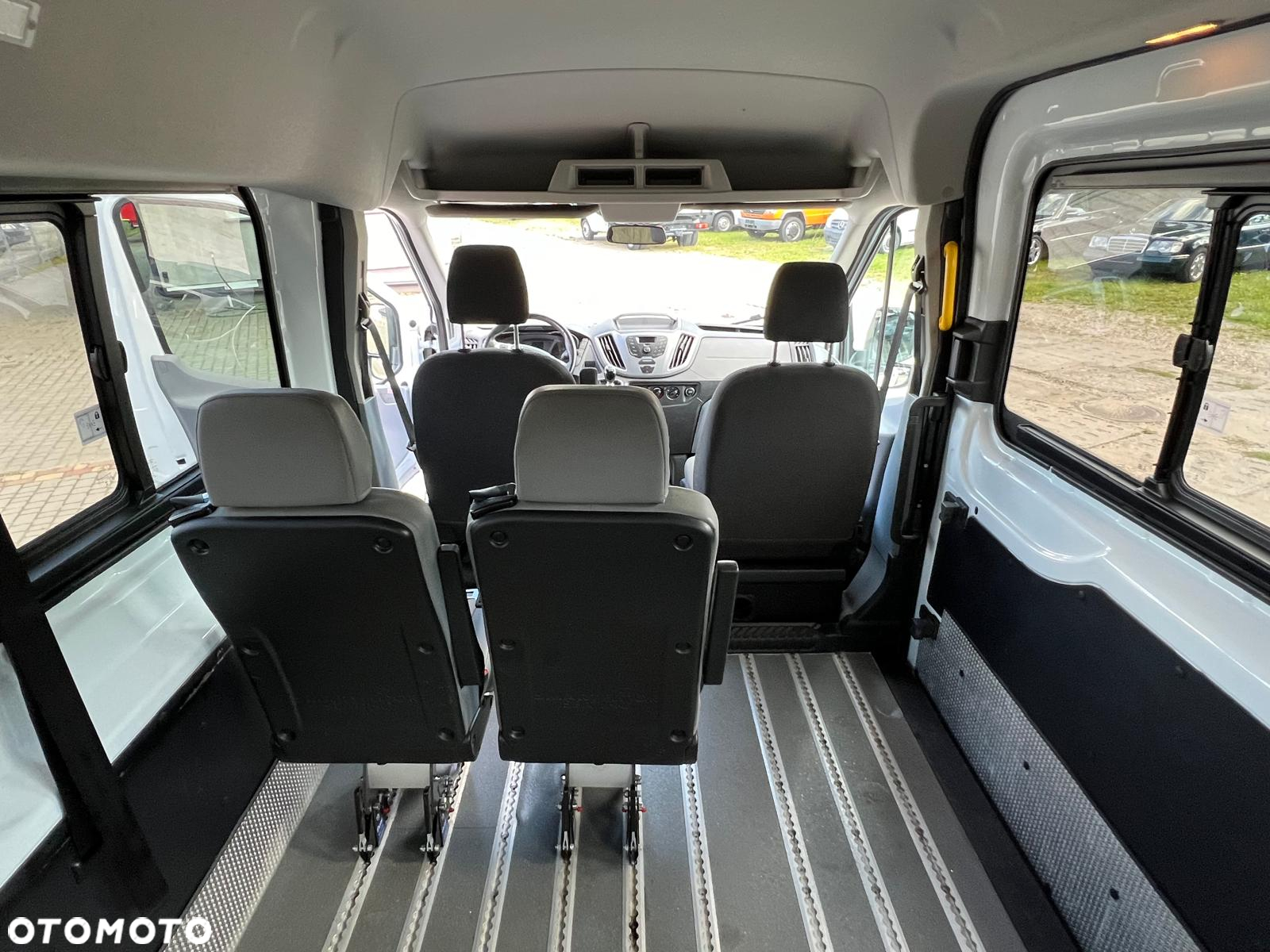 Ford Transit 9 osobowy dla niepełnosprawnych WINDA AMF - 16