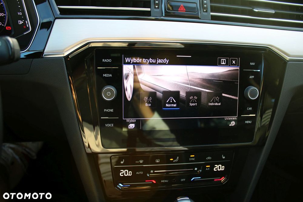 Volkswagen Passat Variant 2.0 TDI SCR Elegance DSG - 27