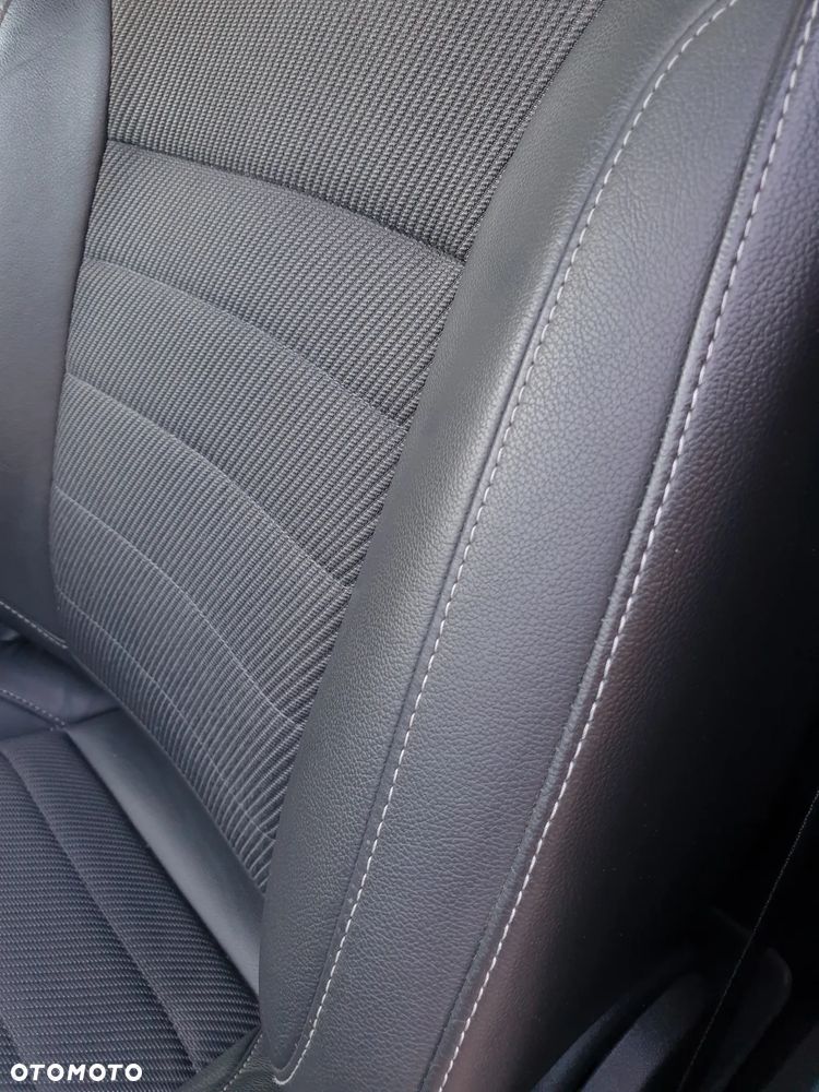 Ford Kuga 2.0 TDCi 4x4 Titanium - 29