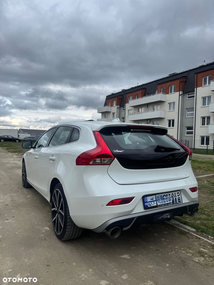 Volvo V40 D4 Drive-E R-Design Momentum - 5