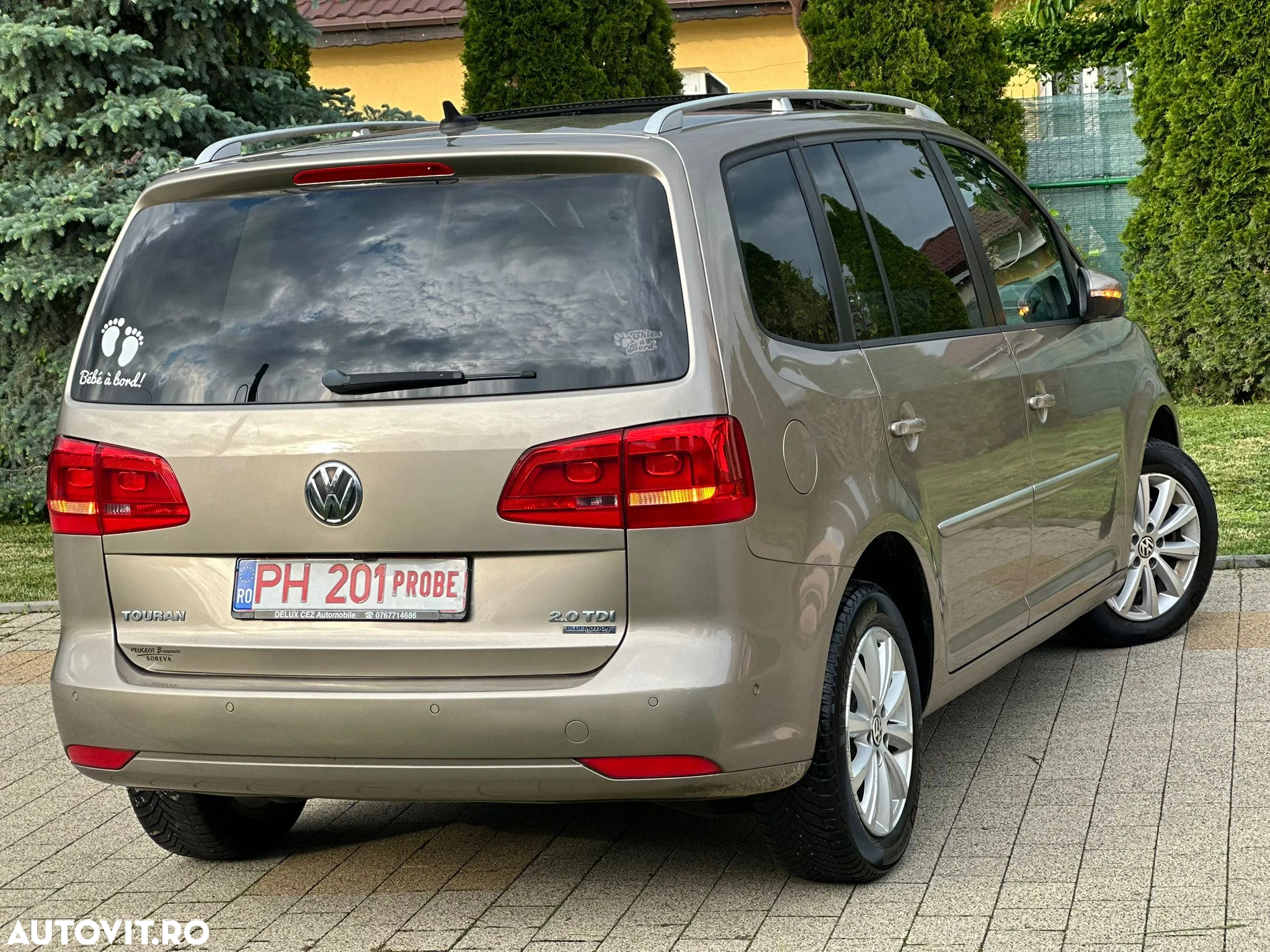 Volkswagen Touran 2.0 TDI DPF BlueMotion Technology Highline - 3