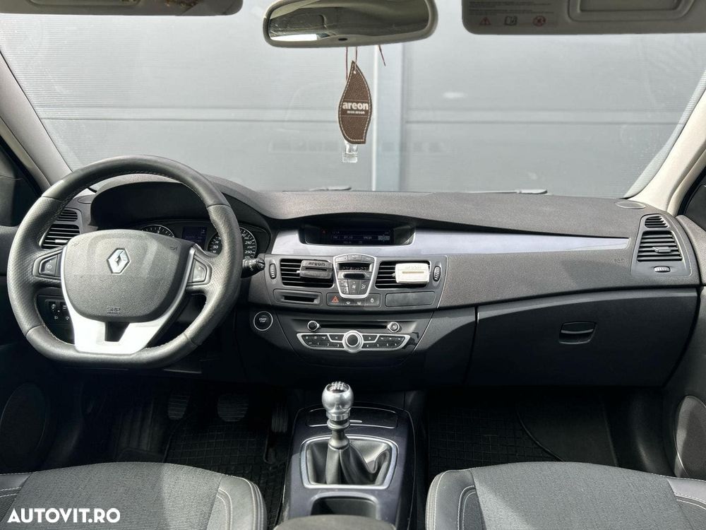 Renault Laguna dCi 150 FAP GT - 5