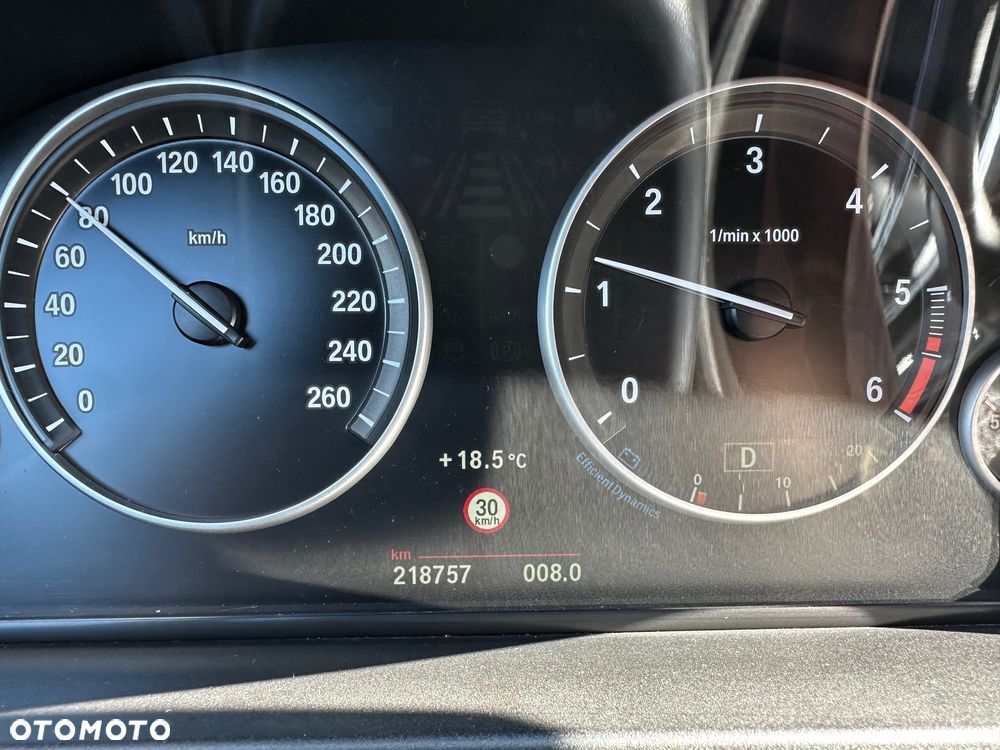 BMW Seria 5 520d Sport-Aut - 34