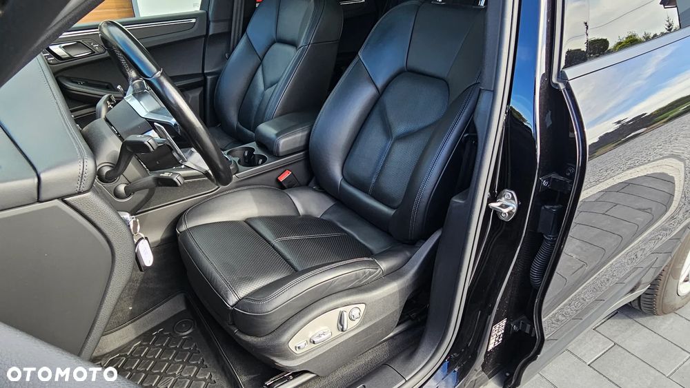 Porsche Macan Standard - 30