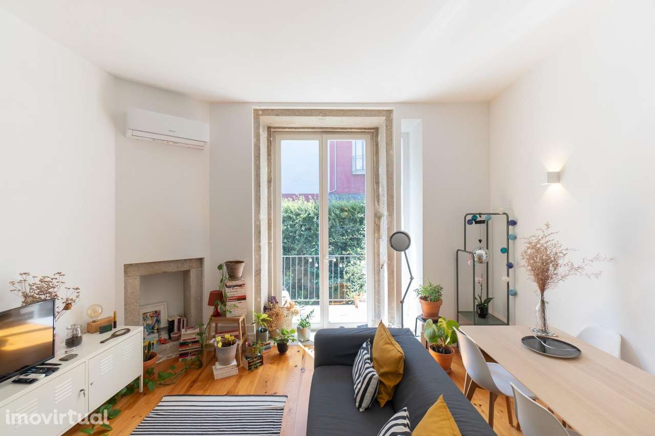 Arrendamento T0 na Rua do Almada - Grande imagem: 2/19