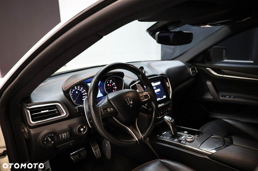 Maserati Ghibli - 18