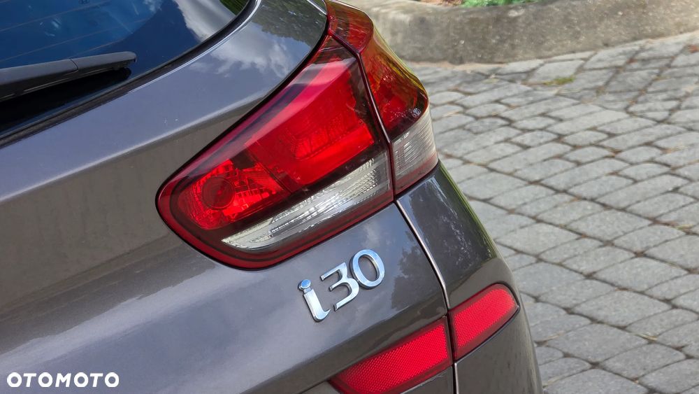 Hyundai i30 1.5 DPI Classic + - 10
