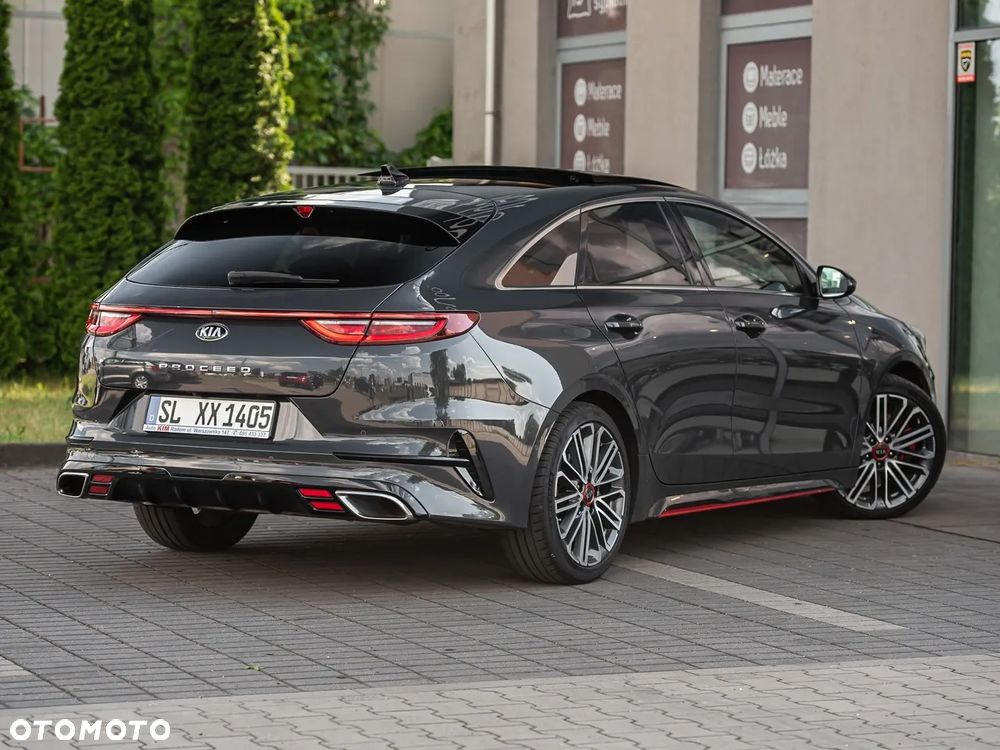 Kia ProCeed - 13