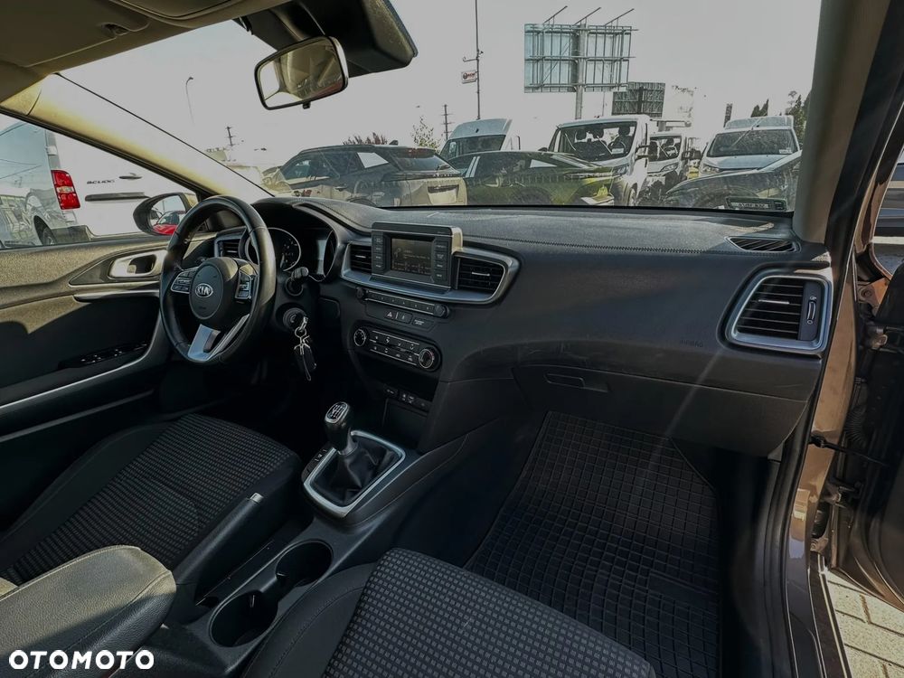 Kia Ceed 1.4 M - 12