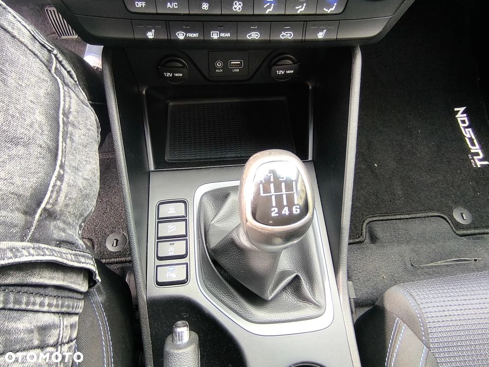 Hyundai Tucson 1.7 CRDI BlueDrive Style 2WD - 30