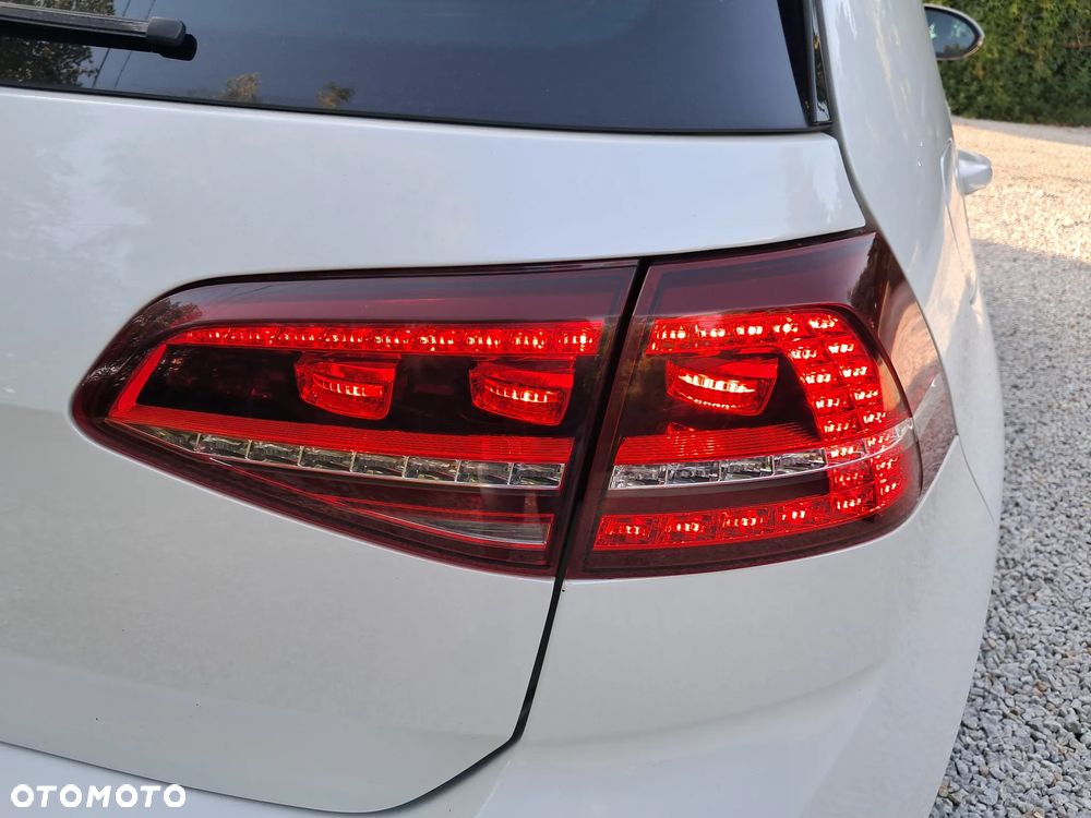 Volkswagen Golf - 11