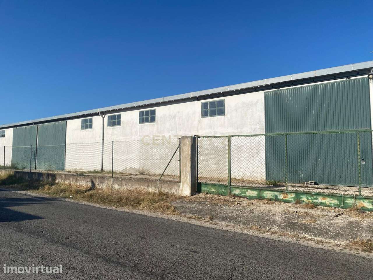 Armazém Agro-Industrial mais T1 e Terreno – Vale da Pedra, Cartaxo - Grande imagem: 3/27