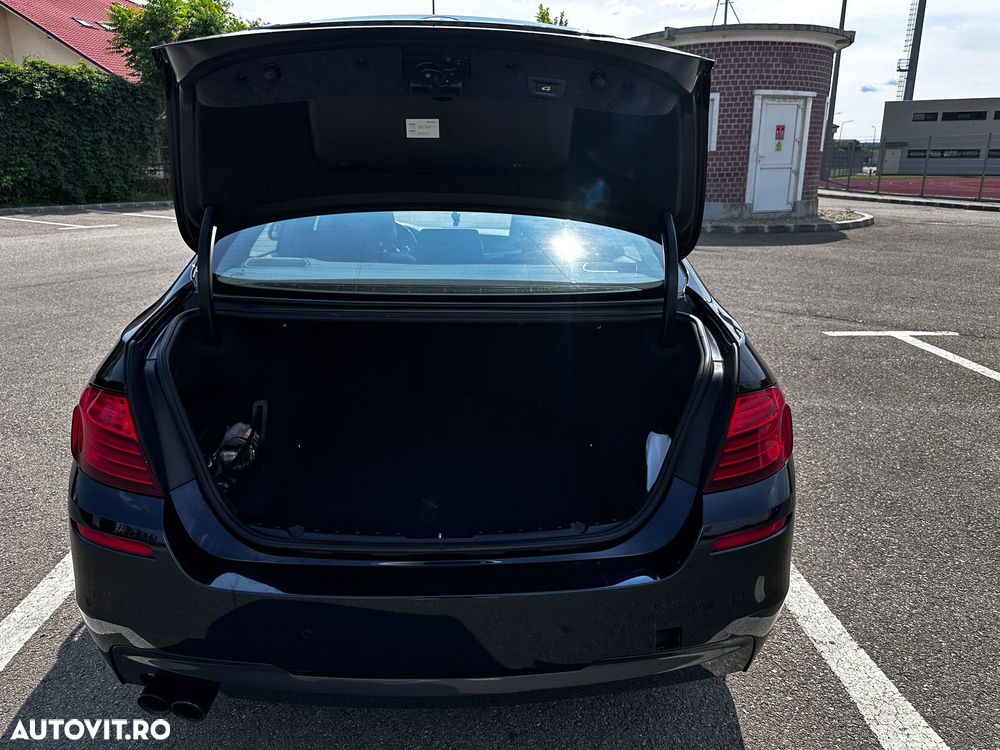 BMW Seria 5 525d xDrive - 22