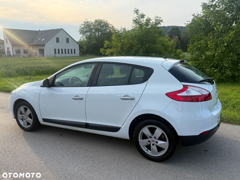 Renault Megane 1.6 16V Dynamique Euro5 - 6