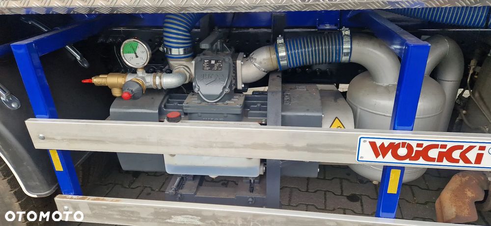 Mercedes-Benz ANTOS - 12