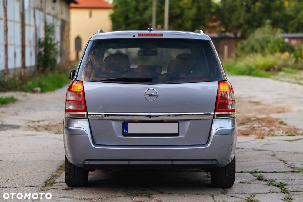Opel Zafira 1.8 Sport - 12