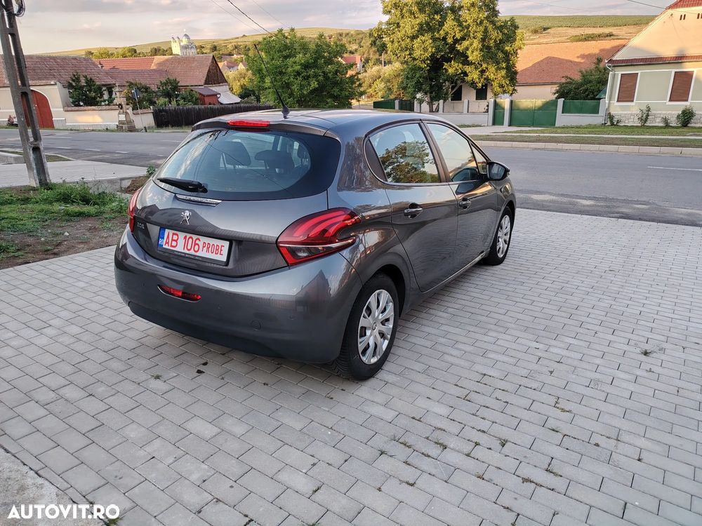 Peugeot 208 1.2 L PureTech Active - 3