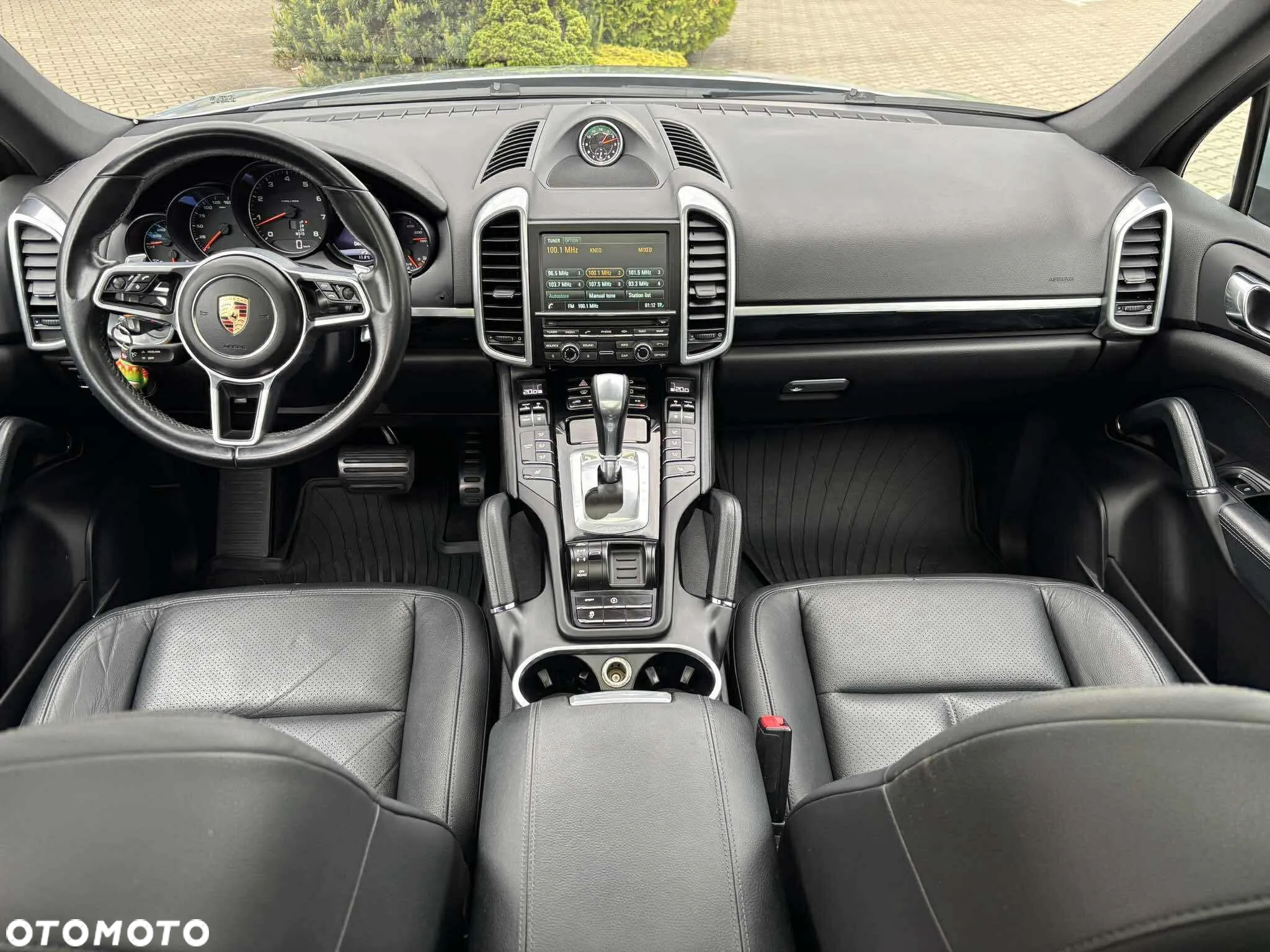Porsche Cayenne Standard - 5