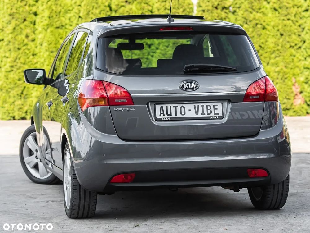 Kia Venga 1.4 CVVT Titanium Collection - 8