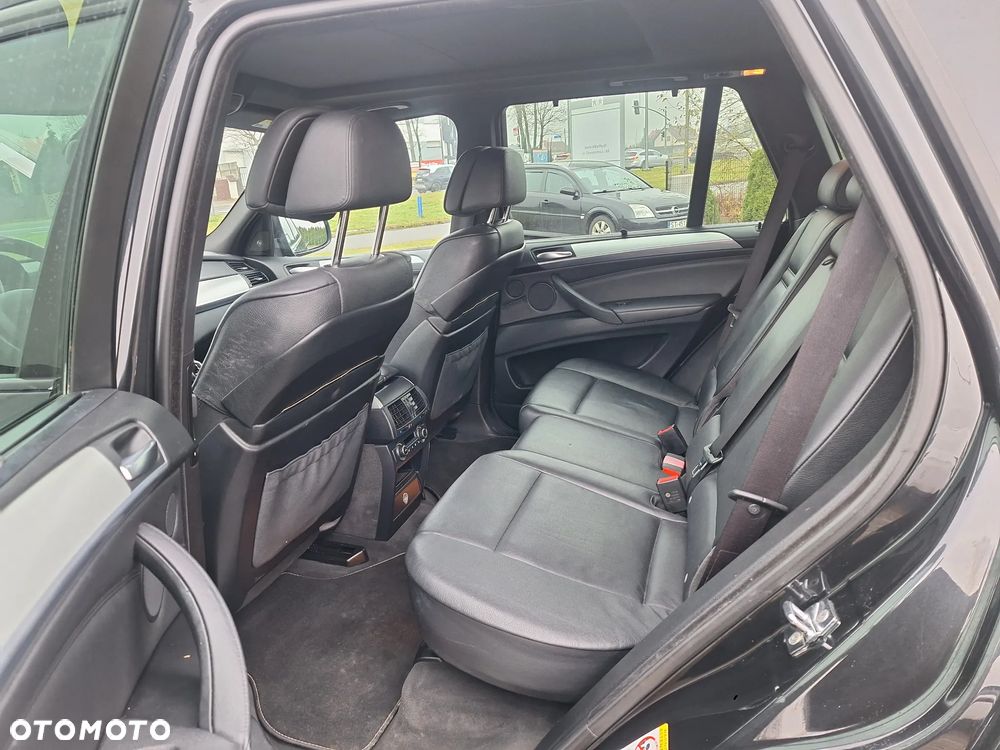 BMW X5 4.8i xDrive - 10