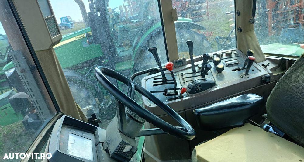 John Deere 7700 - 10