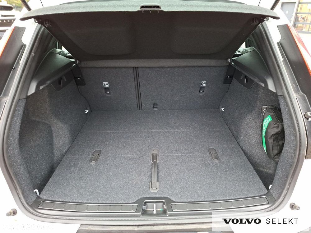 Volvo XC 40 - 25