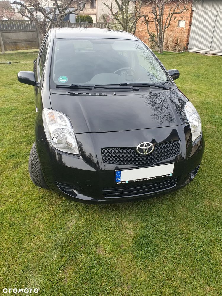 Toyota Yaris - 1