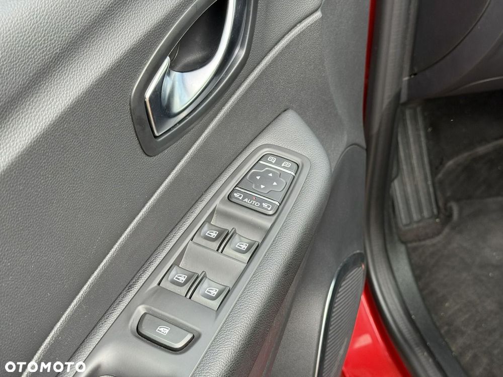 Renault Captur TCe 150 EDC GPF BOSE EDITION - 20