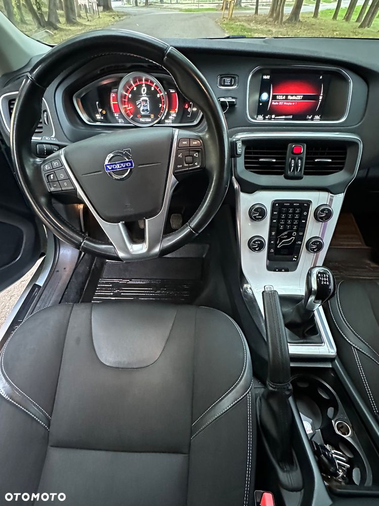 Volvo V40 T3 R-Design Momentum - 19