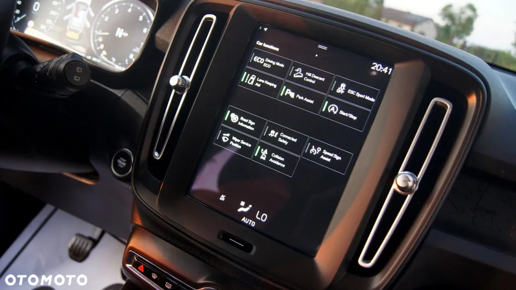 Volvo XC 40 T2 Momentum Core - 34