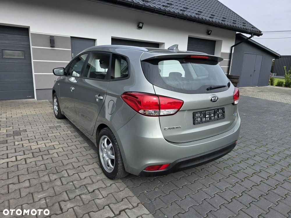 Kia Carens - 6
