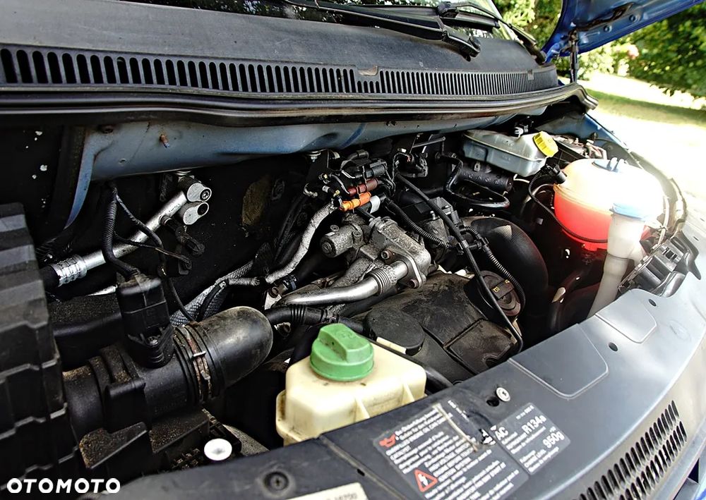 Volkswagen Transporter Caravelle Lang DPF Comfortline - 11