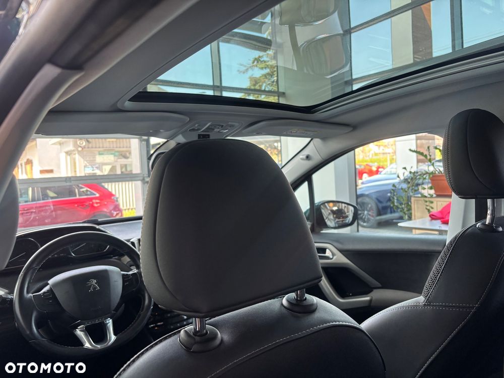 Peugeot 2008 1.2 Pure Tech Allure S&S EAT6 - 13