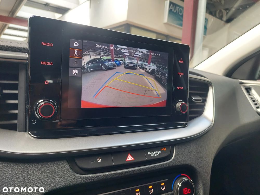 Kia Ceed - 14