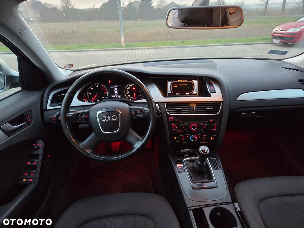 Audi A4 Limousine - 15