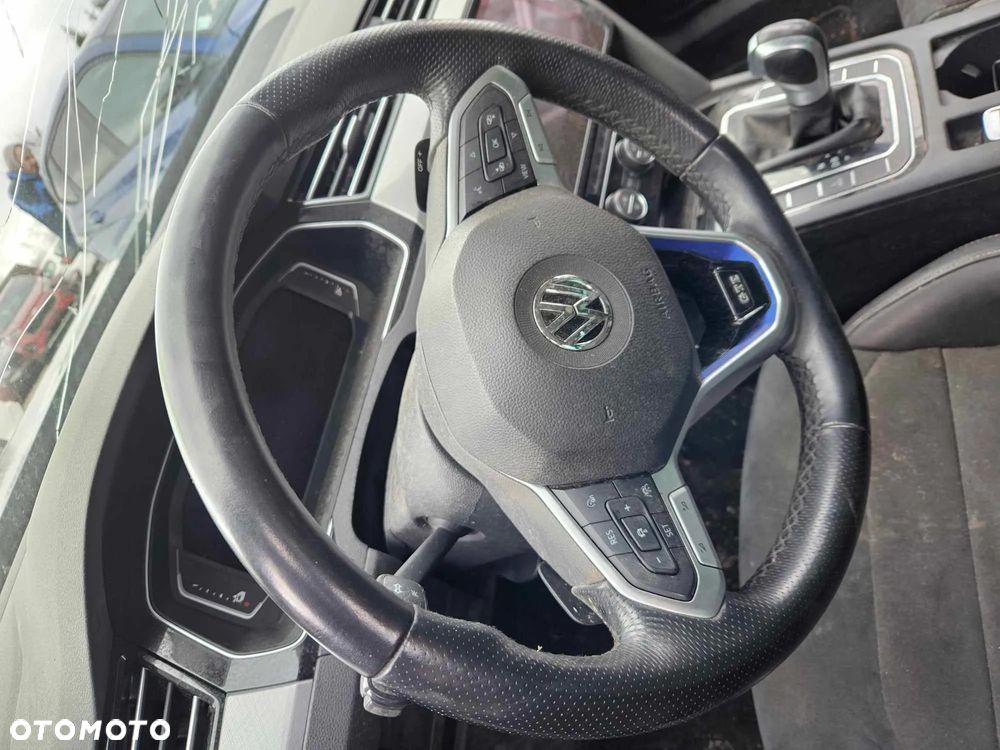 Volkswagen Passat ver-variant-1-4-tsi-plug--in--hybrid-dsg-gte - 14