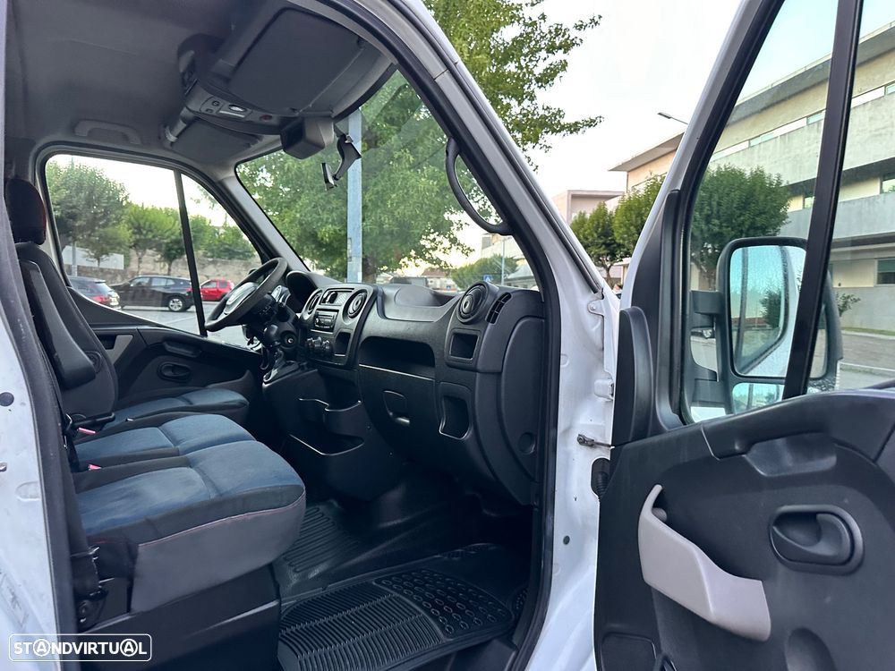 Renault Master 17 Lugares - 37